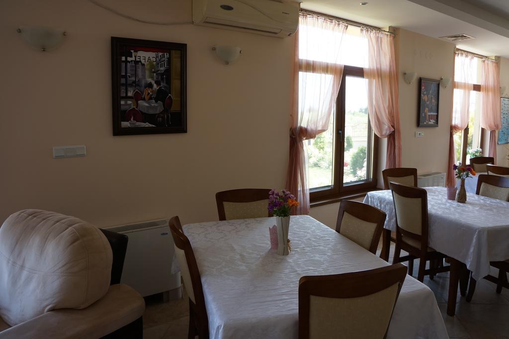 Guest House Golden Flake 4Km From Bolata Beach Balgarevo Kültér fotó