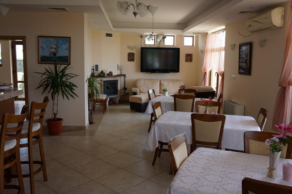 Guest House Golden Flake 4Km From Bolata Beach Balgarevo Kültér fotó