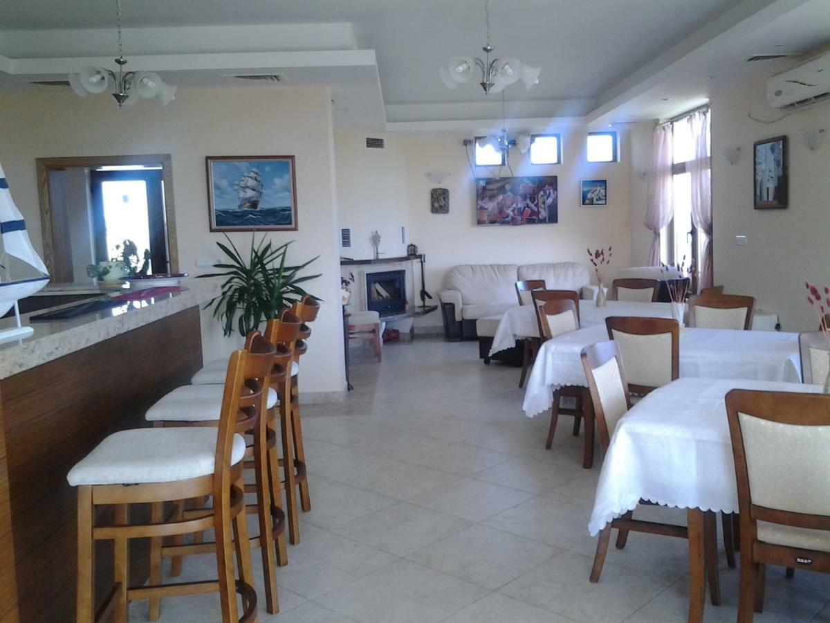Guest House Golden Flake 4Km From Bolata Beach Balgarevo Kültér fotó